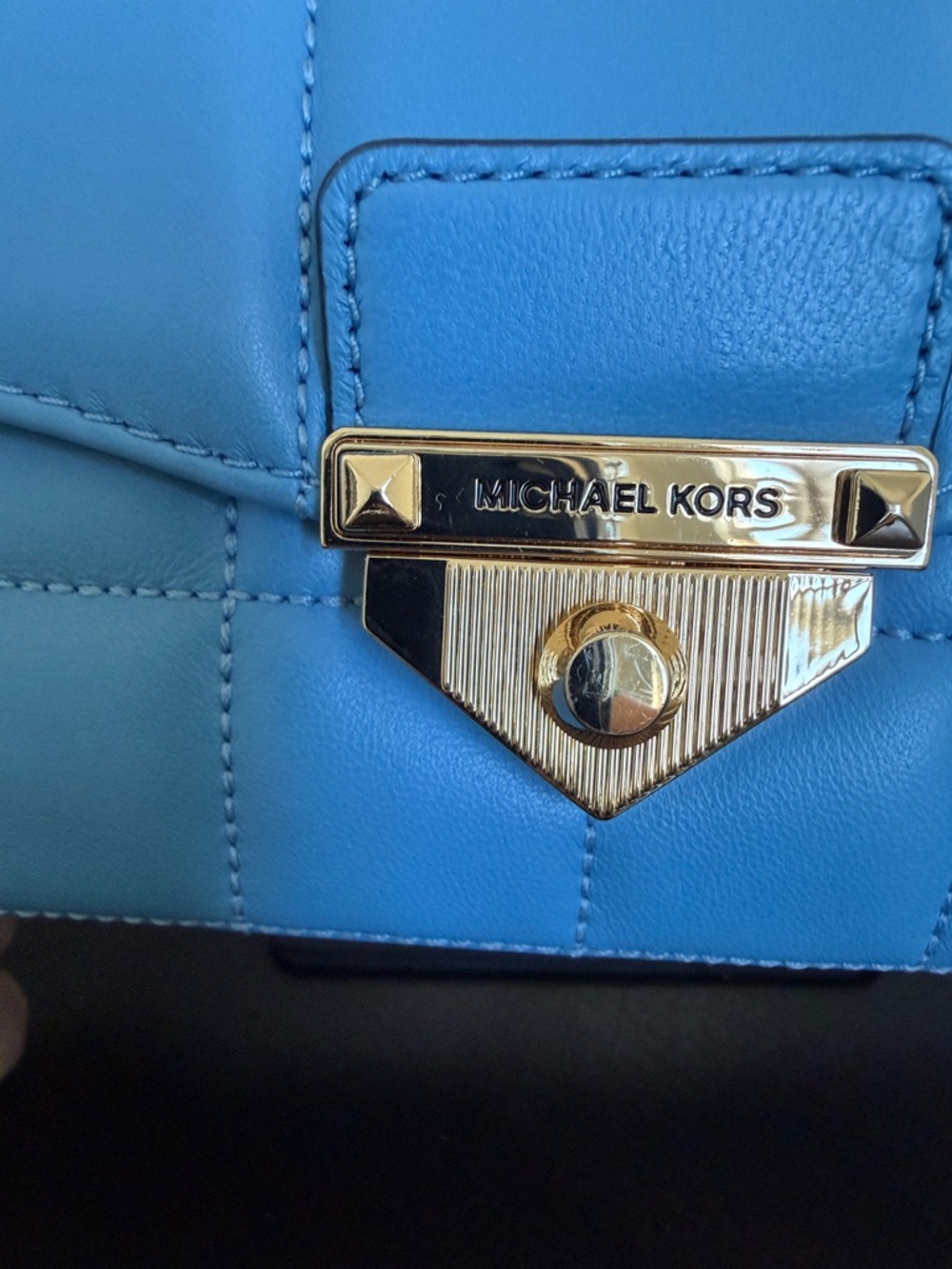 LIKE NEW Michael Kors BLUE Quilted Shoulder Bag. - Picture 5 of 9